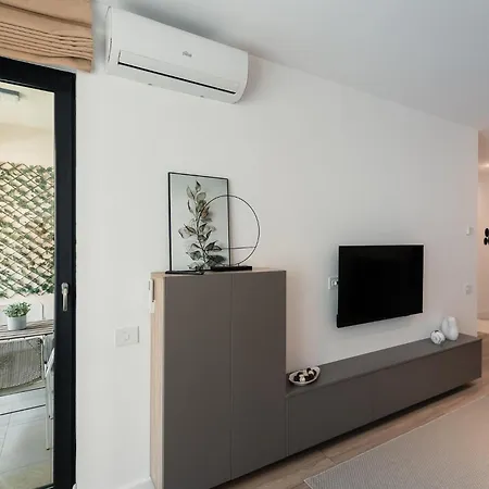 High-end 1br In Pipera W Parking 아파트 *