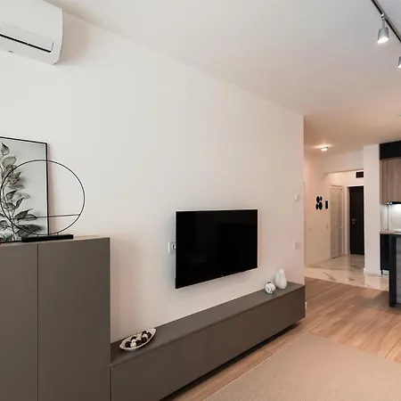 Apartment High-end 1br In Pipera W Parking
